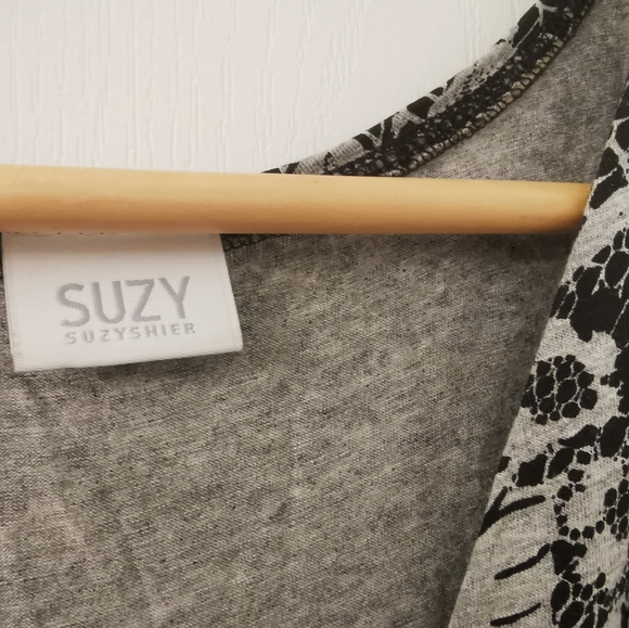 Suzy Long Dress with Floral Flower Pattern - Picture 3 of 4